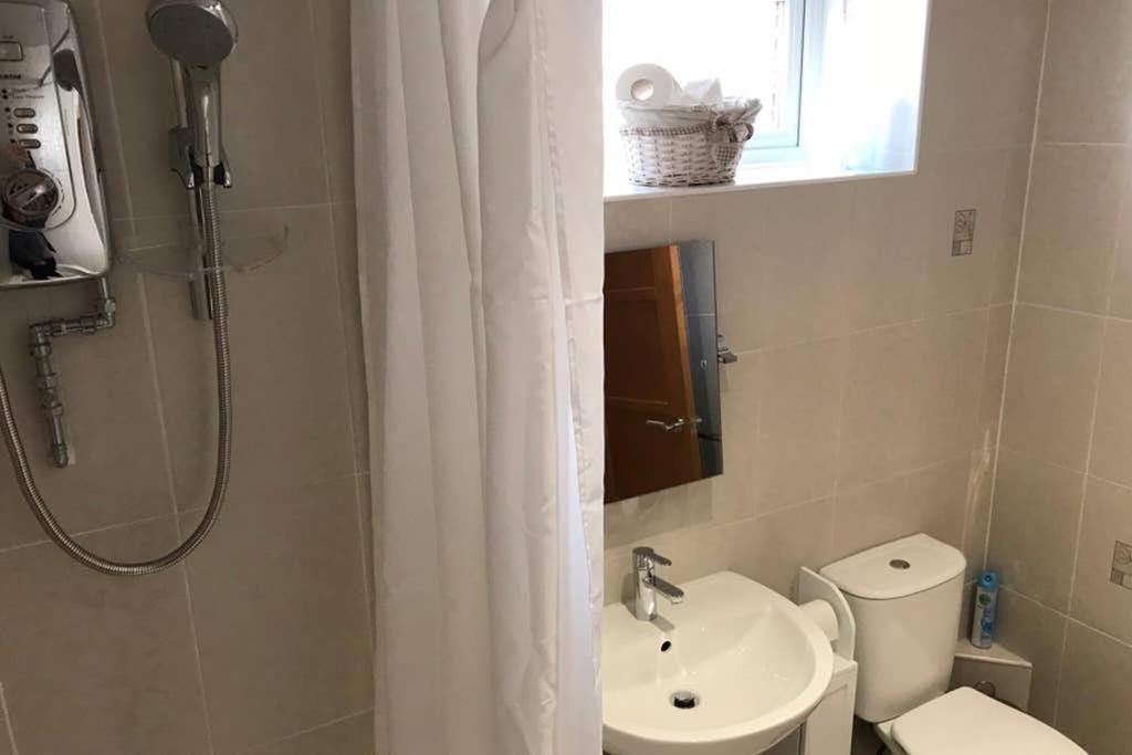 2 Catherines City Cottage Перт Экстерьер фото